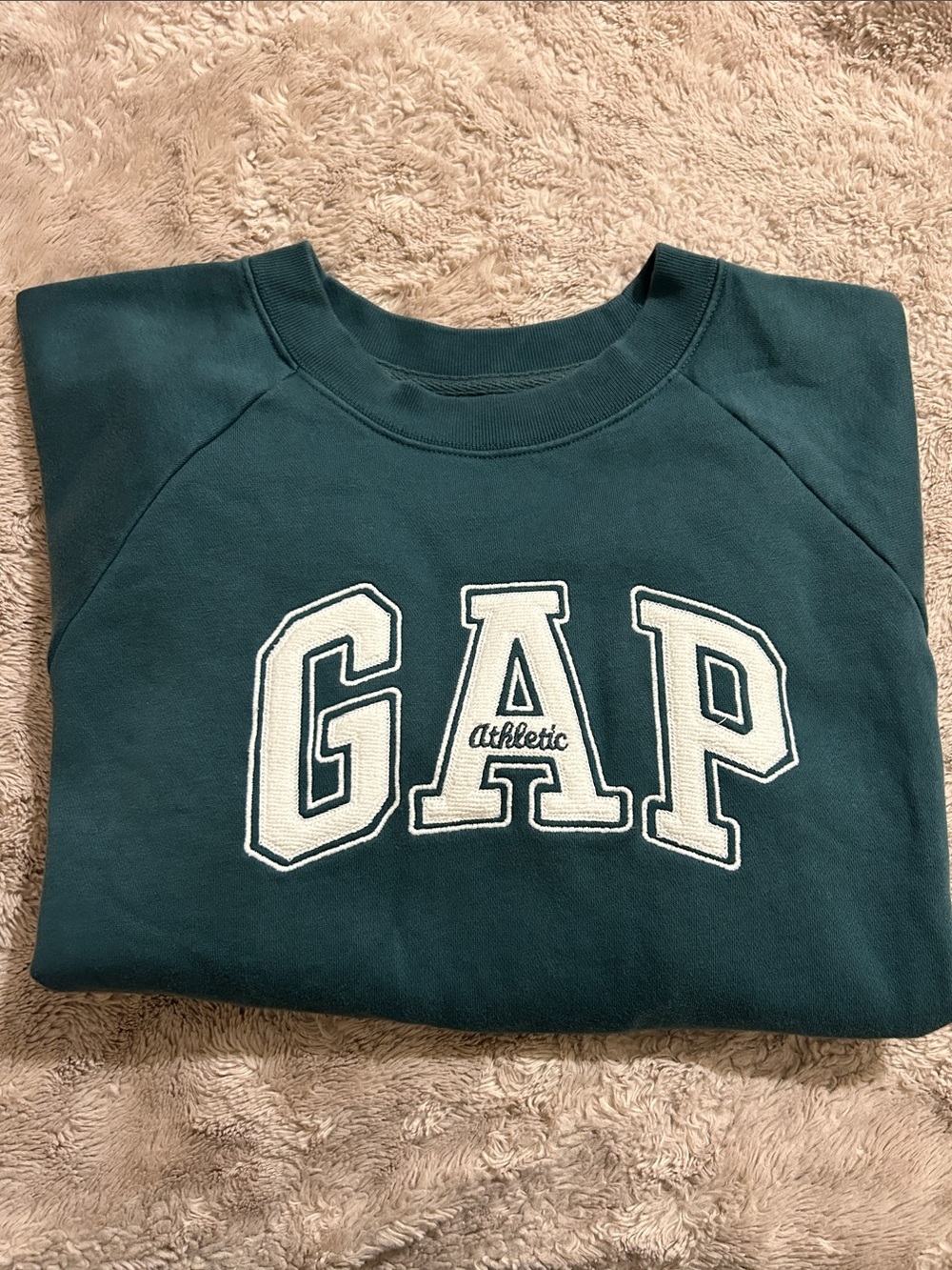 GAP Womenโs XS Teal Crewneck Sweatshirt with White Appliquรฉ Logo